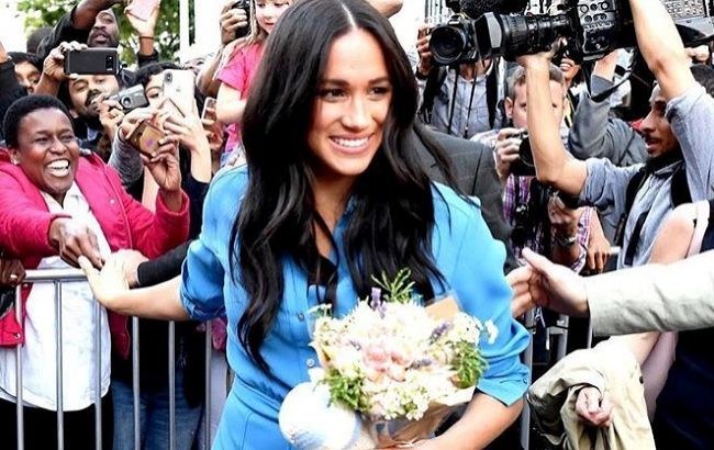 В необычных нарядах и в приподнятом настроении: Меган Маркл блистает на официальных встречах в Южной Африке