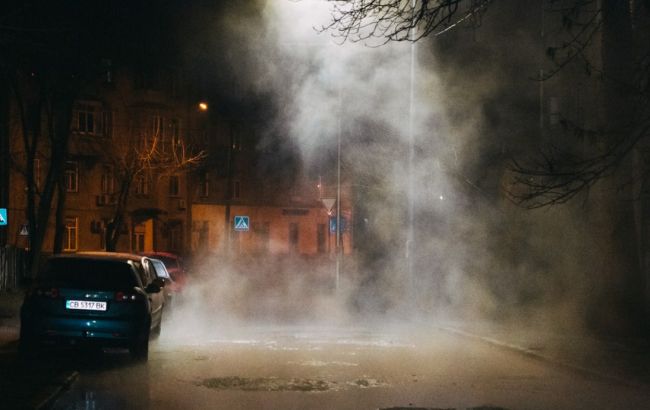 В Киеве прорвало еще одну трубу в районе Севастопольской площади