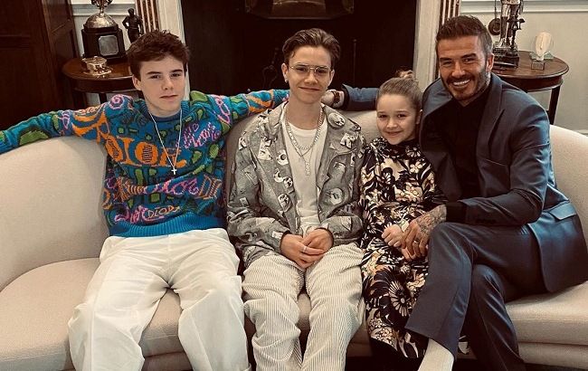 Сімейні традиції: Девід Бекхем з дітьми зворушливо підтримали Вікторію Бекхем на показі