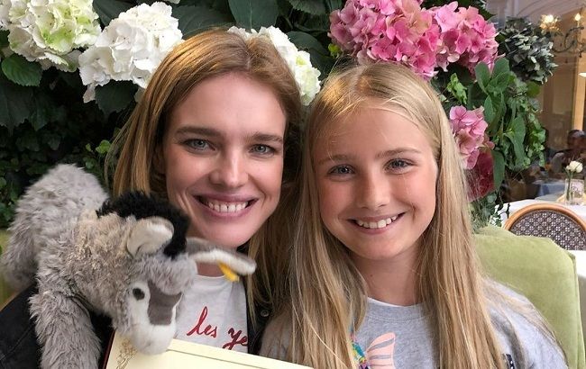 Вся в маму: Наталя Водянова показала рідкісні архівні фото доньки на честь її дня народження