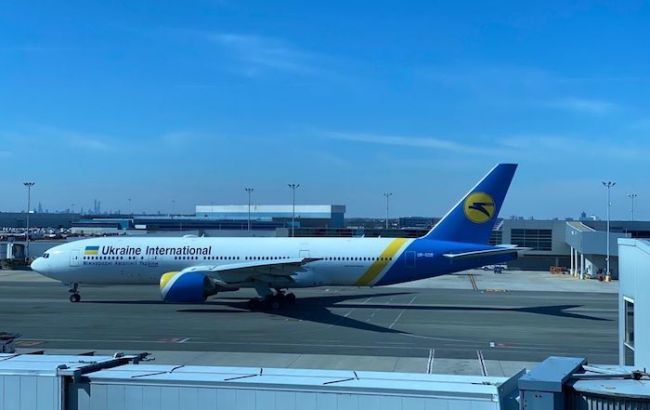 Спецрейс доставил 359 украинцев из Нью-Йорка в Киев