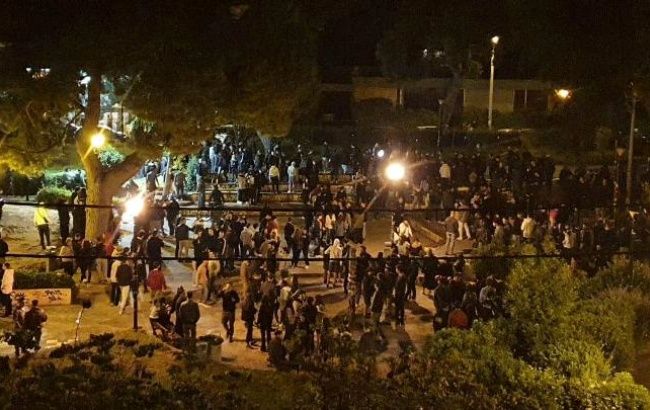 В Греции произошли столкновения из-за массового нарушения карантина