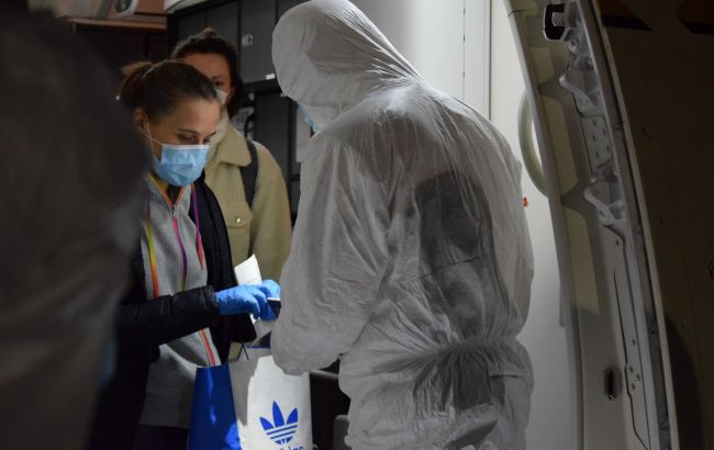 За сутки в Украину прибыли 184 человека рейсами из трех стран