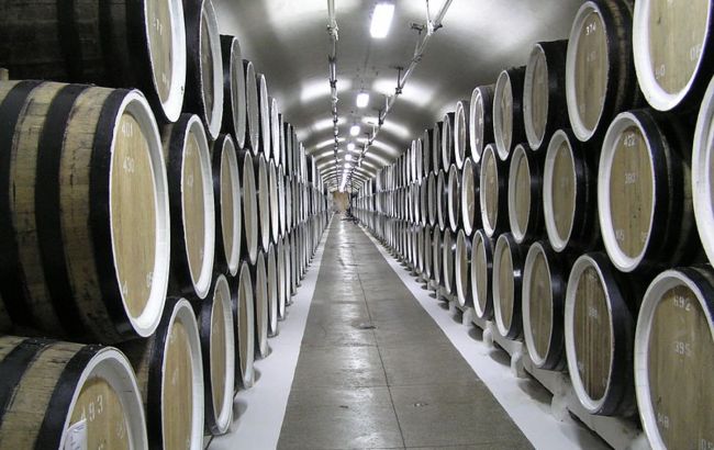 В Крыму передумали приватизировать винзавод "Массандра"