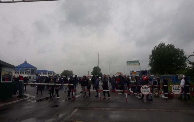 В Закарпатской области приостановили пропуск через КПП "Тиса"