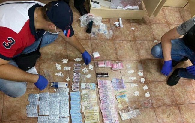 В Кривом Роге провели масштабную спецоперацию: 10 задержанных наркодилеров