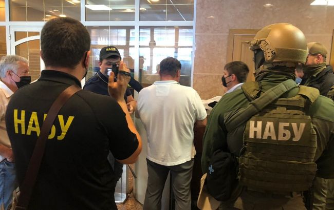 Главу Фонда госимущества снова пытались подкупить