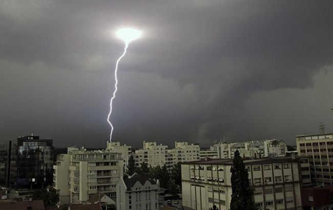 Град, шквалы и сильные ливни: синоптики предупредили об ухудшении погоды в Украине