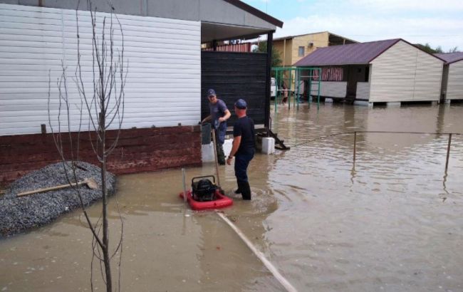 В Кирилловке затопило более 10 баз отдыха из-за сильных ливней