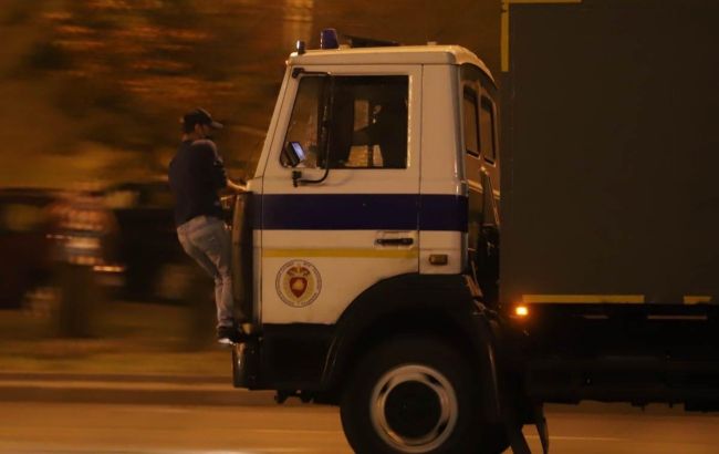 МВД Беларуси открывает "горячую линию" по вопросам местонахождения задержанных