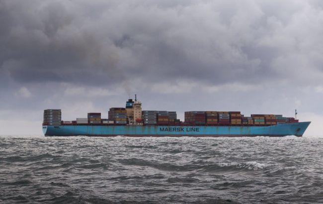 Семь украинцев полтора года не могут сойти с судна на стоянке в Китае