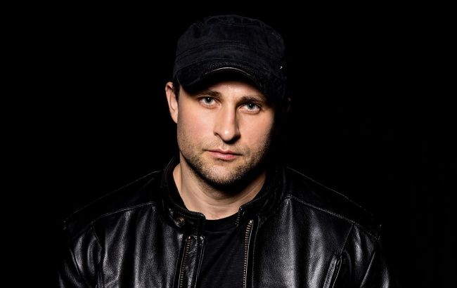 Американський актор заспівав українською та показав мотиваційний відео