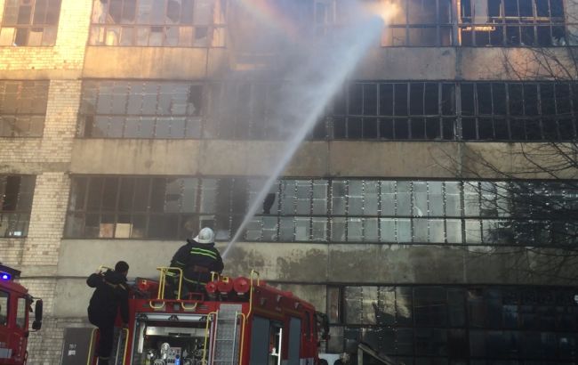 Пожар на заводе в Черновцах потушили