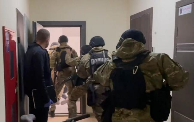 Катували кілька місяців: в Одеській області тримали в заручниках двох греків