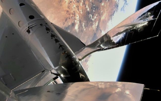 Компания Virgin запустила корабль для космических туристов с людьми на борту