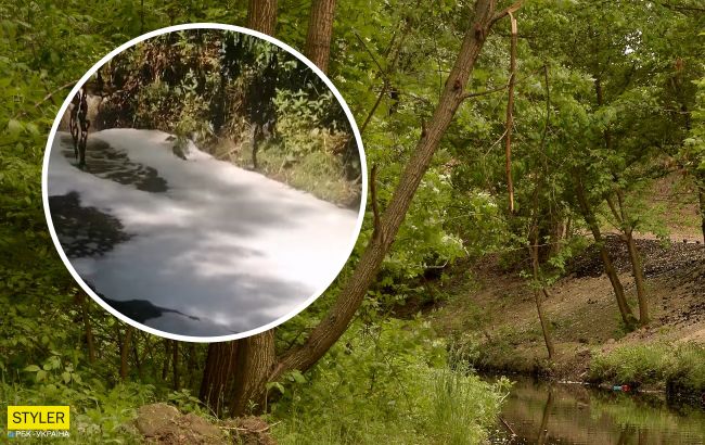 Киевская река покрылась опасной пеной. Теперь это мощным потоком несется в Днепр