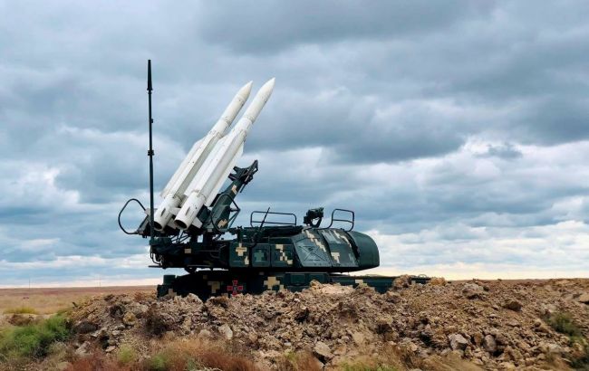 Украинские военные провели боевые стрельбы из ЗРК "Бук-М1"