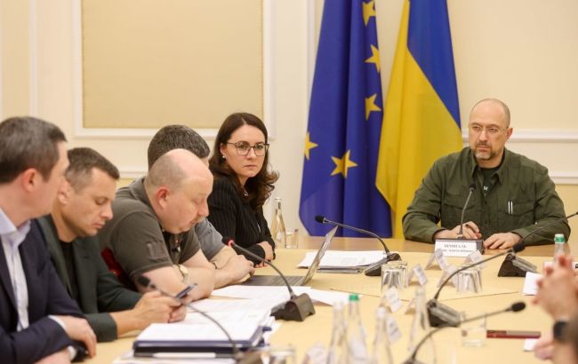 Заморозить до конца войны. Будет ли Украина платить по внешним долгам