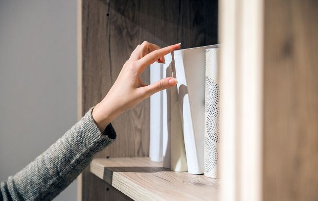 Бібліотека на колесах: київська книгарня збирає книги для українських захисників