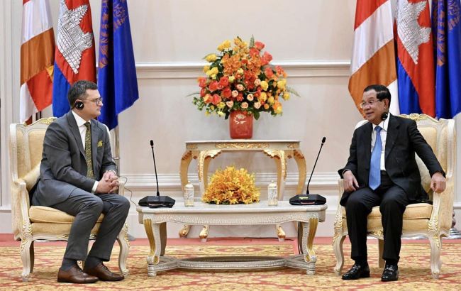 Перший візит в історії України. Глава МЗС прибув до Камбоджі