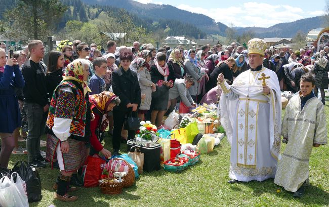 Не "Христос Воскрес"? Как правильно здороваться на Пасху