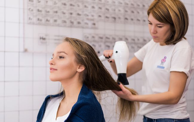 Лунный календарь стрижек на май 2023: в какие дни нельзя идти в парикмахерскую