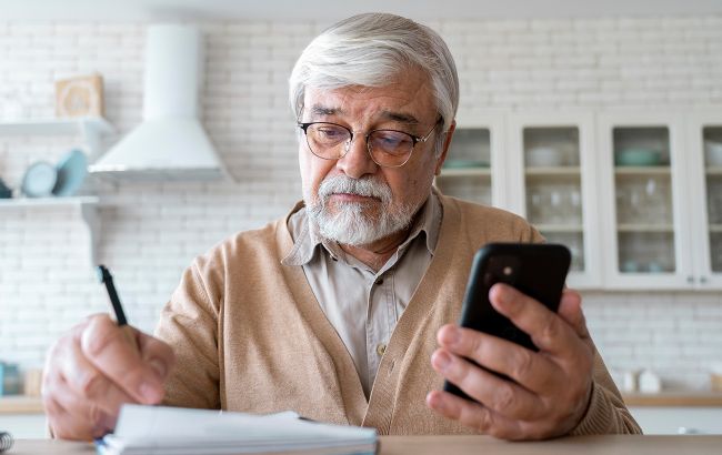 Чи може роботодавець звільнити співробітника передпенсійного віку: точна відповідь Держпраці