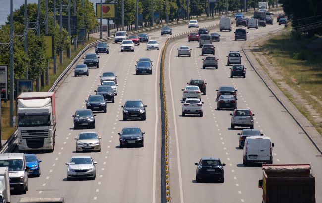 Водителей предупреждают о сезонном явлении на дорогах: чего стоит остерегаться (фото)