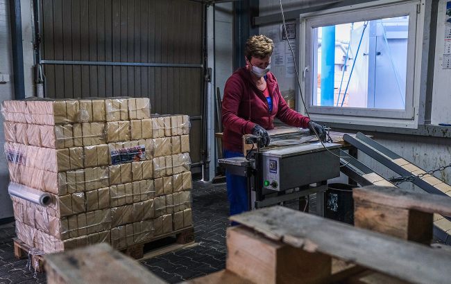 Вы травмировались на работе. Сколько вам за это должны выплатить: точные суммы