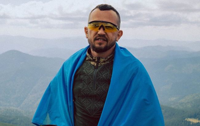 Український військовий "Кум" на милицях підкорив Говерлу і допоміг ЗСУ: подробиці героїчного вчинку