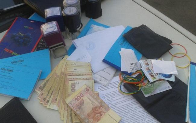 СБУ припинила діяльність конвертцентру у Дніпропетровську з обігом у 300 млн гривень