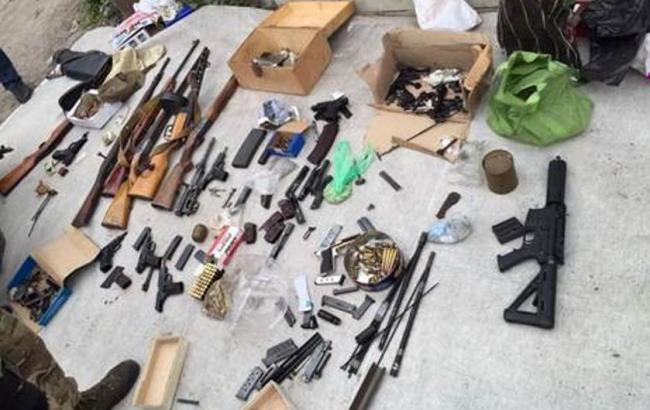 СБУ прекратила деятельность межрегиональной группировки торговцев оружием