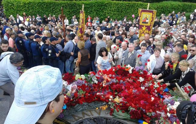 В Киеве возле парка Вечной славы начались стычки
