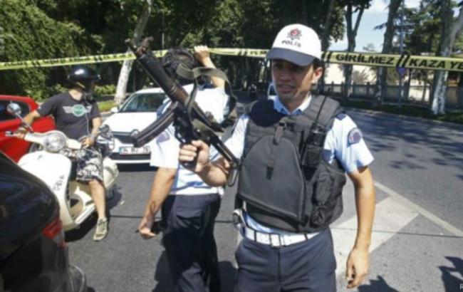 У Стамбулі в результаті стрілянини на автобусній станції поранені 3 людини