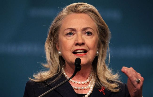 Трамп "підірве" борг США, - Клінтон