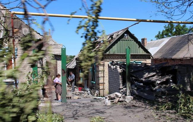 Боевики обстреляли жилой дом в Марьинке