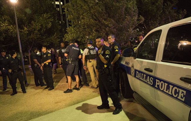 Полиция Далласа проверила здание после получения анонимных сообщений, угрозы нет