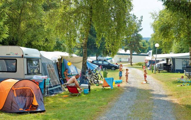 Нападение в кемпинге во Франции: ранена женщина и трое детей