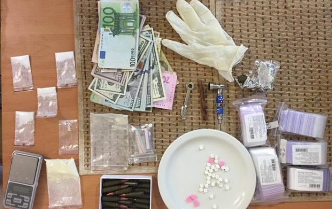 В Киеве ликвидировали наркогруппировку, задержали 5 злоумышленников