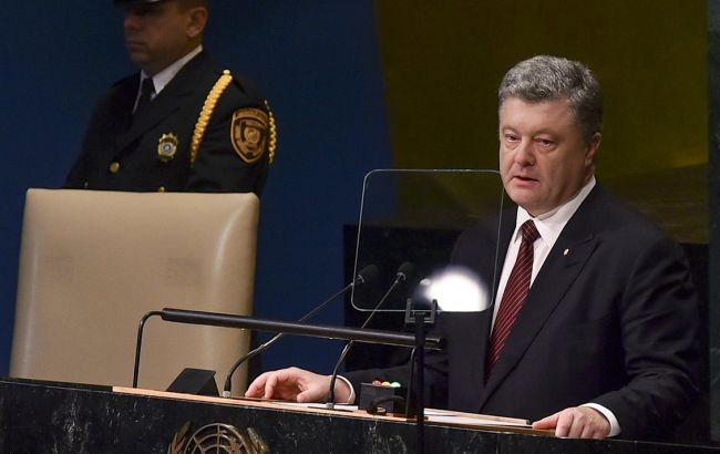 Кремль осуществляет в Крыму репрессивную политику, - Порошенко