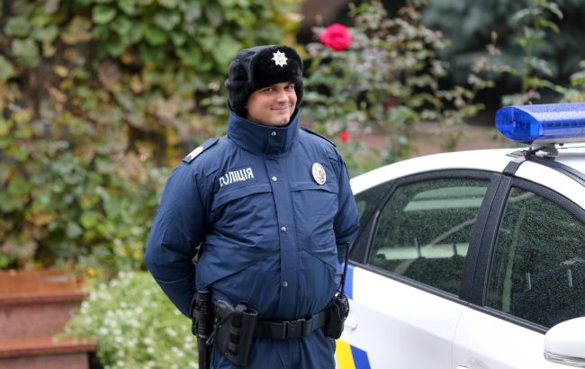 Японія надала українським поліцейським майже 10 тис. комплектів зимової форми