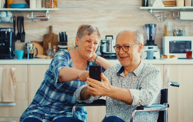 Найдешевші тарифні плани для пенсіонерів у "Київстар", Vodafone та Lifecell: який вибрати