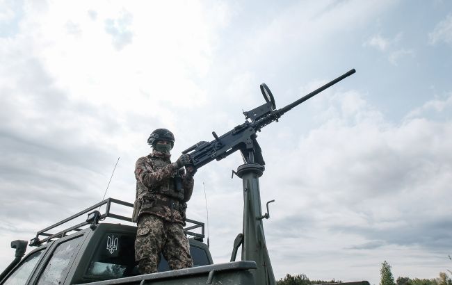 У Києві чути вибухи на тлі атаки ворожих дронів (відбій)