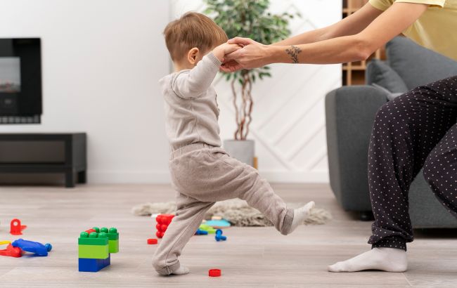 Топ-6 речей для малюків, які насправді є шкідливими: педіатр застерегла батьків