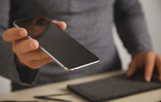 Як вчасно помітити у смартфоні вірус і видалити його назавжди