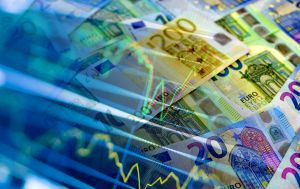 Курс валют на 19 лютого: як банки та обмінники реагують на рекорд євро та що з доларом