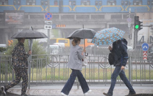 Вітряно та з дощами: в яких областях сьогодні буде найхолодніше