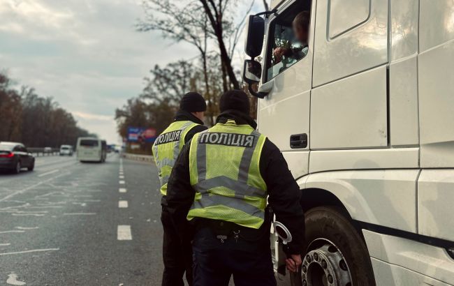 Фура протаранила блокпост під Одесою: загинули двоє військовослужбовців