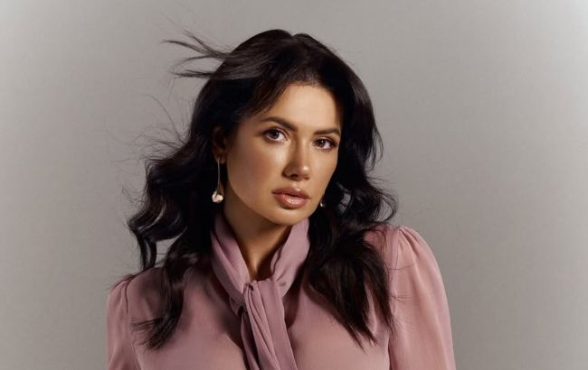 Блогерка Шаманська показала трендові чоботи на осінь: "лук", який хочеться повторити