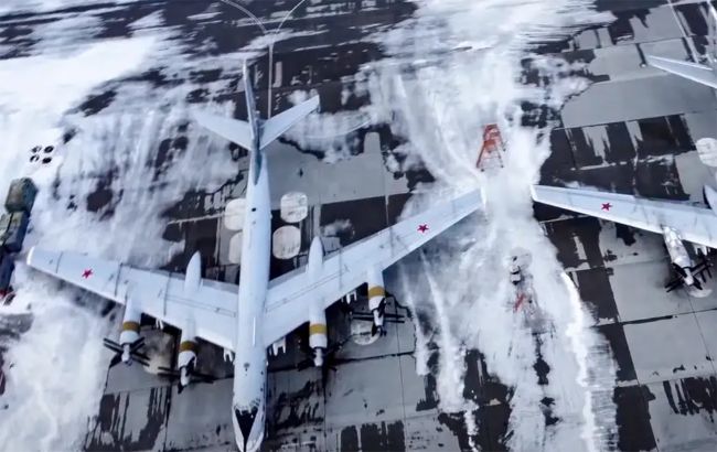 На знімках російських аеродромів дедалі частіше фіксуються "силуети-обманки", - експерт